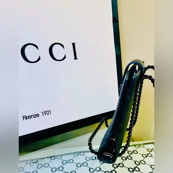 “HP” GUCCI Web Black GG Logo Agenda Notebook/Passport Cover EUC - Picture 7 of 9